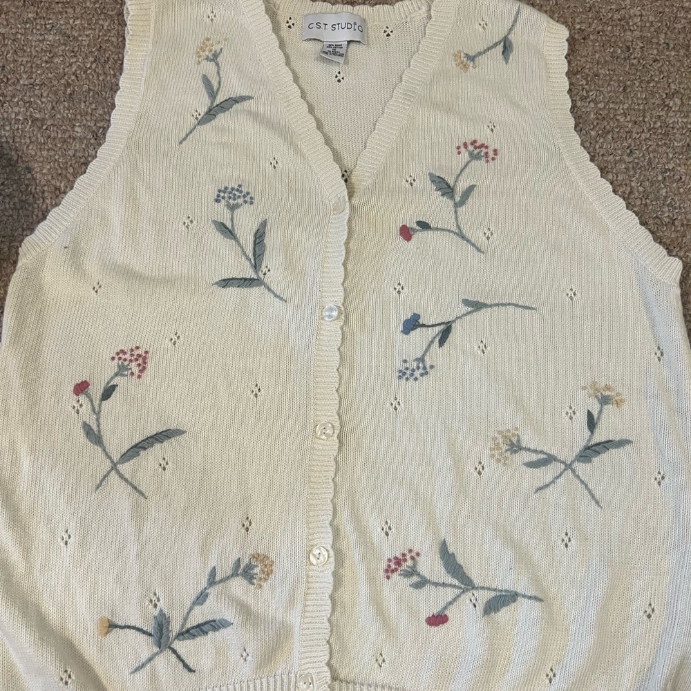 Vintage Grannycore Embroidered Floral Sweater Vest